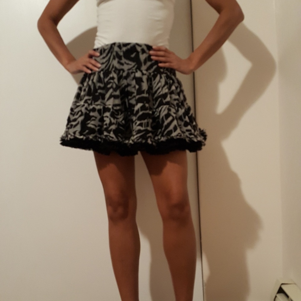 Animal print ruffled mini skirt